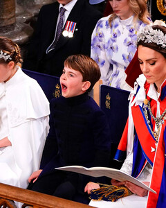 Дворец был готов к тому, что няня увезёт Луи с коронации, если он будет плохо себя вести