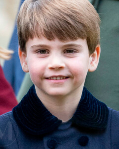 Принц Луи впервые дебютировал на рождественской прогулке в поместье Сандрингем