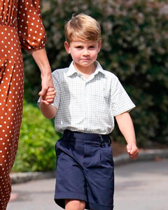 Принца Луи «забыли» в приёмной его школы ровно на год, но это нормально