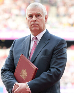 Британский суд не позволил принцу Эндрю уклониться от иска о сексуальном насилии