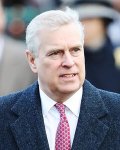 Почему попытка реабилитировать принца Эндрю на Службе памяти выглядела жалкой?