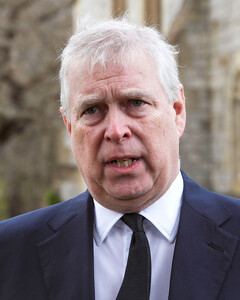 Инсайдеры: «Принц Эндрю убеждён, что, несмотря на обвинения в изнасилованиях, его оправдают и он вернётся к общественной жизни»