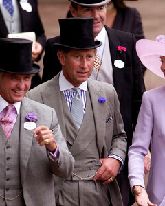 Принц Чарльз зажат в крепких тисках коррупции. Кто ещё из его окружения был обвинён в превышении своих полномочий