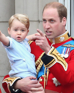 Принц Уильям говорит, что сын Джордж напоминает ему брата, принца Гарри: «Он такой же маленький шалун»