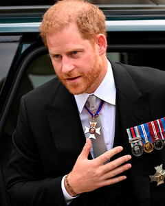 «Он опасен для королевской семьи!»: эксперт опасается за репутацию британской короны из-за действий принца Гарри