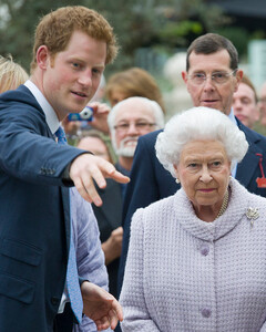 Всё ради бабушки: принц Гарри заявил, что обеспечит безопасность королевы Елизаветы II любой ценой