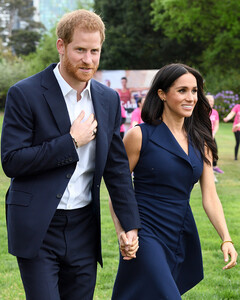 Заявление принца Гарри и Меган Маркл о ситуации в Афганистане резко контрастирует с позицией королевской семьи