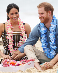 Принц Гарри и Меган Маркл ушли в отпуск до конца сентября