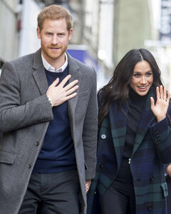 Перемирие с королевой — единственный способ спасти репутацию принца Гарри и Меган Маркл