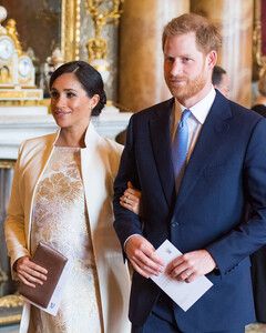 Принц Гарри рассказал, что спасло Меган Маркл от суицида