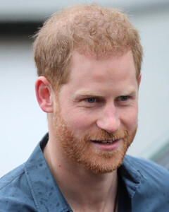 Променял память деда: принца Гарри назвали эгоистом из-за отказа приехать на Службу памяти в честь принца Филиппа