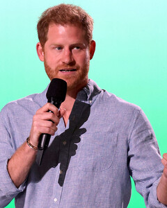 Королевский обозреватель: «Принц Гарри хочет быть королём по-калифорнийски»