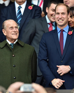 Как принц Филипп помогал принцу Уильяму стать королём