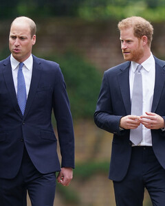 Биограф принца Гарри: «Помощники Уильяма начали кампанию против его брата»