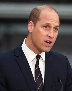 Принц Уильям против гонки космических туристов