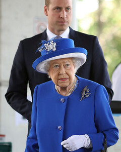 Как воскресные обеды королевы Елизаветы II с принцем Уильямом сделали его будущим королём