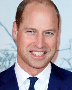 С какими знаменитостями у принца Уильяма были виртуальные отношения?