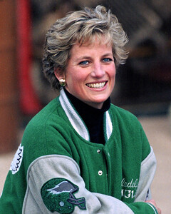 Перед смертью принцесса Диана планировала переезд в Калифорнию, как Гарри и Меган