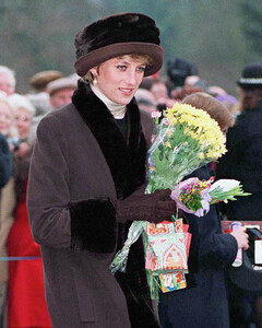 Почему принцесса Диана ненавидела проводить Рождество с королевской семьёй