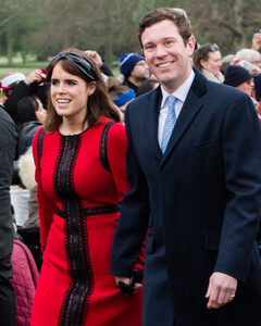 Ложка дёгтя в бочке мёда: как проходят каникулы принцессы Евгении в Балморале, пока идёт судебное разбирательство с её отцом