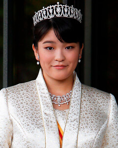 Бывшая японская принцесса осваивает профессию простолюдинов: Мако устроилась на работу в Метрополитен-музее