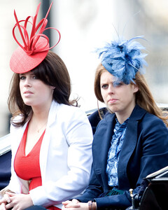 «Сепарация или вынужденная мера?»: принц Чарльз лишил принцесс Беатрис и Евгению королевской охраны