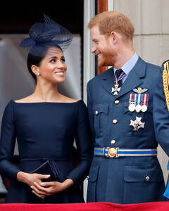 Принц Гарри и Меган Маркл заявили о решении сложить полномочия