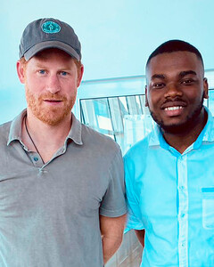 Принц Гарри неожиданно отправился в поездку по Африке в благотворительных целях