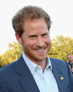 Принц Гарри заставил газету Mail on Sunday извиниться за клевету