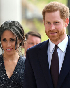 Первый год после отъезда из Британии стал очень тяжёлым для принца Гарри и Меган Маркл