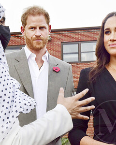 Принц Гарри и Меган Маркл совершили неожиданный визит в лагерь афганских беженцев «Свобода» на военной базе в Нью-Джерси