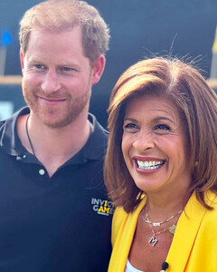 Лицемерие или стыд: почему принц Гарри уклонялся от ответов на вопрос о принцах Чарльзе и Уильяме?