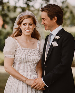 Принцесса Беатрис с мужем отправилась в свадебное путешествие