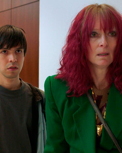 A24 опубликовали трейлер драматической комедии Problemista с Тильдой Суинтон и Хулио Торресом