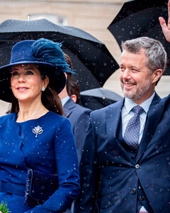 Королева Мэри впервые в истории не сделала реверанс перед Маргрете II