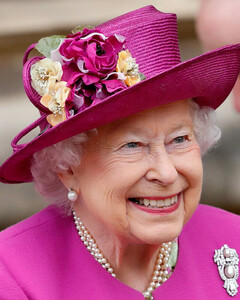 Елизавета II намекнула, что её каникулы в Балморале будут яркими