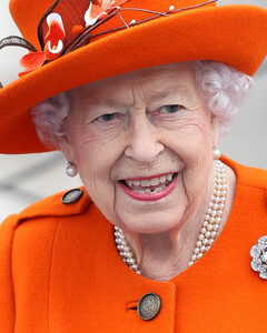 У королевы Елизаветы II обнаружен COVID-19