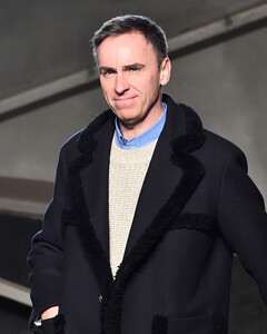 Раф Симонс объявил о закрытии своего именного бренда