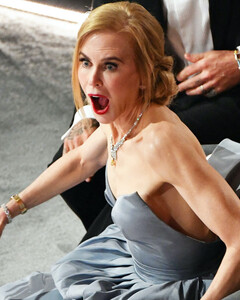 Реакция Николь Кидман стала главным мемом церемонии «Оскар-2022»