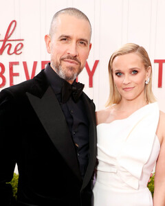 Риз Уизерспун и её муж Джим Тот решили развестись после 11 лет брака