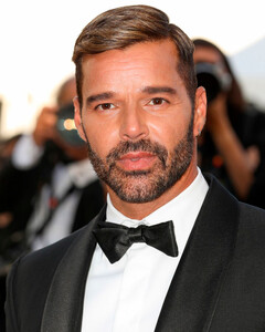 С Рики Мартина сняты обвинения в инцесте и насилии