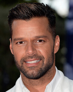 Рики Мартин подал в суд на своего племянника после его заявлений о сексуальном насилии и инцесте