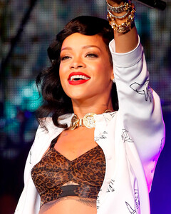 Рианна может отправиться в турне после выступления на «Суперкубке»