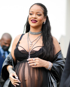 Рианна случайно раскрыла пол ребёнка во время шопинга