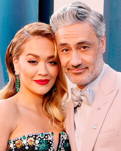 «Я всегда хотела сказку»: Рита Ора не скрывает чувства к мужу Тайке Вайтити