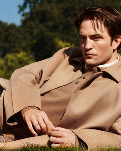 Роберт Паттинсон стал лицом кампании Dior Icons