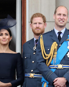 Почему слова принца Гарри и Меган Маркл о поддержке Украины высмеяли, а сообщение принца Уильяма и Кейт Миддлтон поддержали?