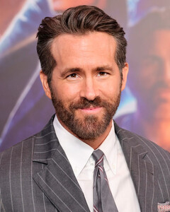 Райан Рейнольдс хочет купить команду НХЛ «Оттава Сенаторз»