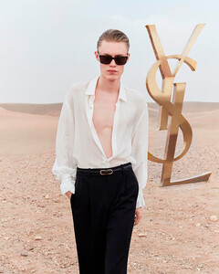 Показ мужской коллекции Saint Laurent пройдёт в Новой национальной галерее в Берлине