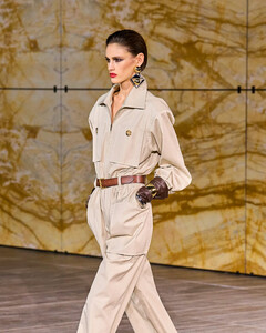 5 моментов, которые необходимо знать о показе Saint Laurent сезона весна-лето 2024